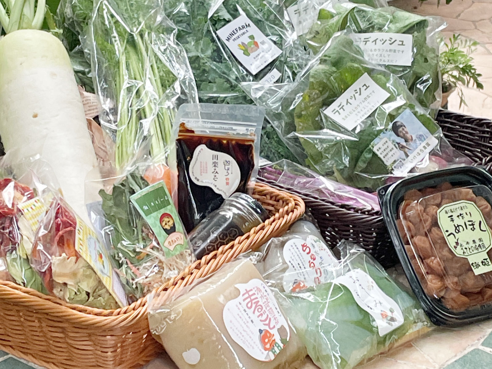 月に一度開催される「旬菜マーケット」には、無農薬の地場野菜がずらり！