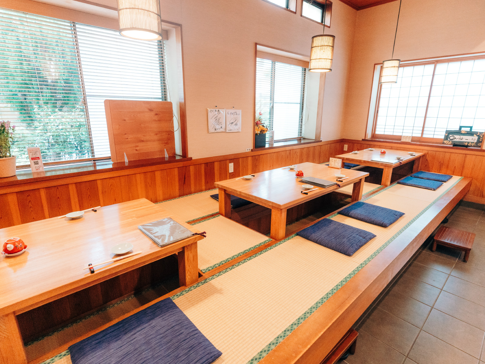 広々としたお座敷で、子どもと一緒に旬のネタに舌鼓！