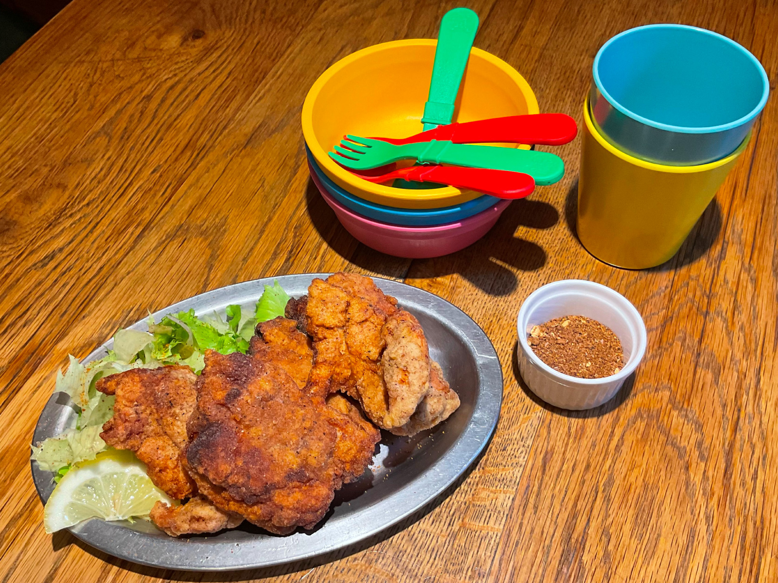 唐揚げとフライドチキンのいいとこどりを目指した「ゼロチキ」も人気