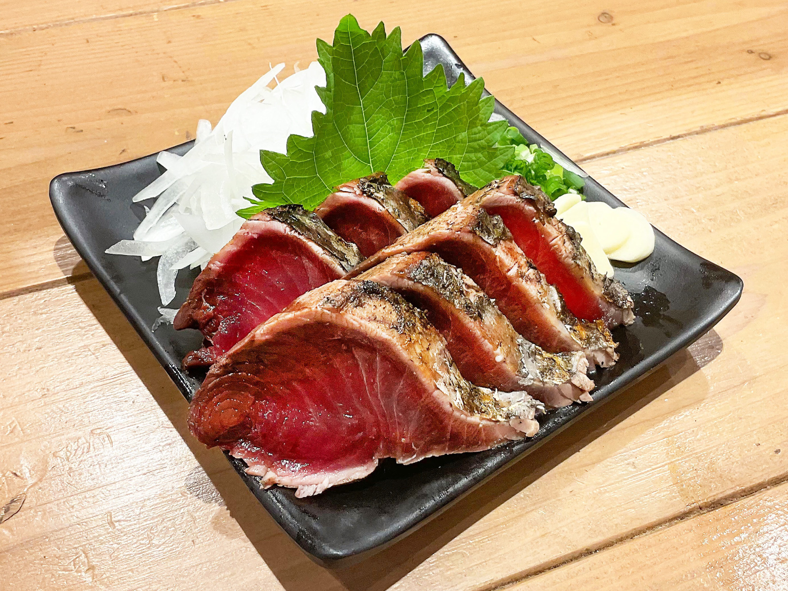 一番人気の藁焼き定食は鮮度抜群のカツオが主役