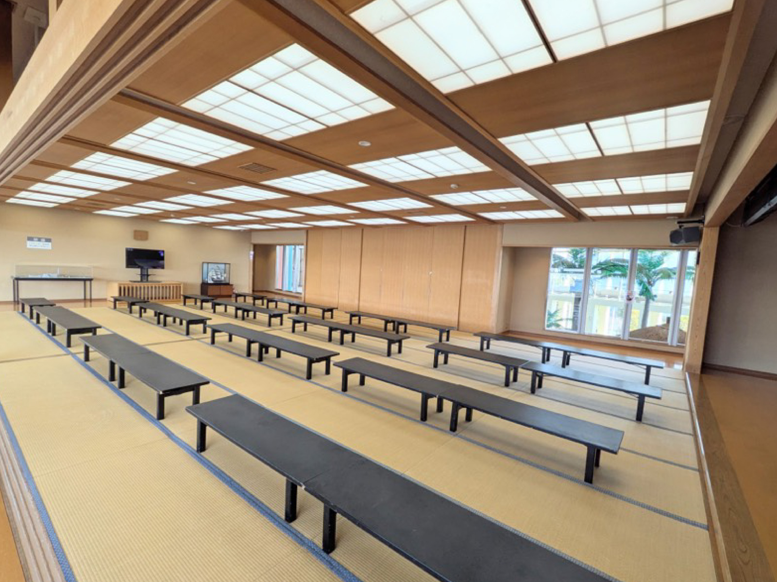 のんびり家族で過ごせそうな大広間